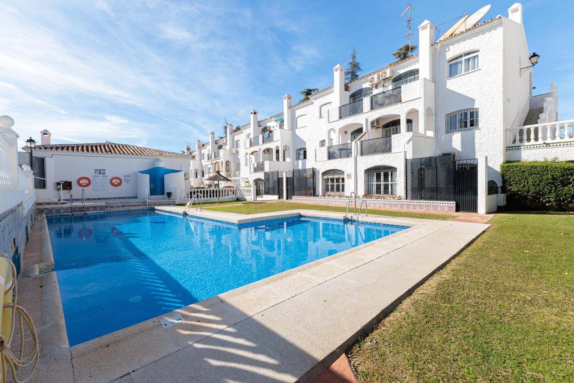 Cosy Apartment In Verano Azul ネルハ エクステリア 写真