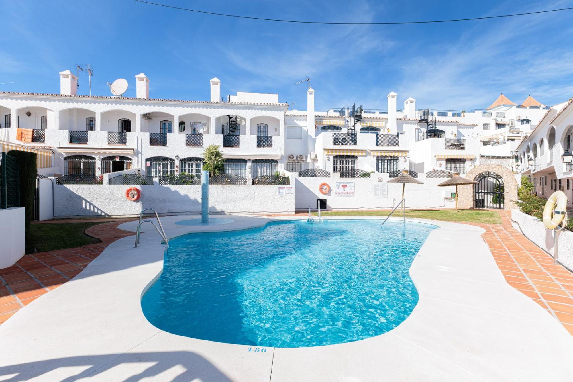Cosy Apartment In Verano Azul ネルハ エクステリア 写真